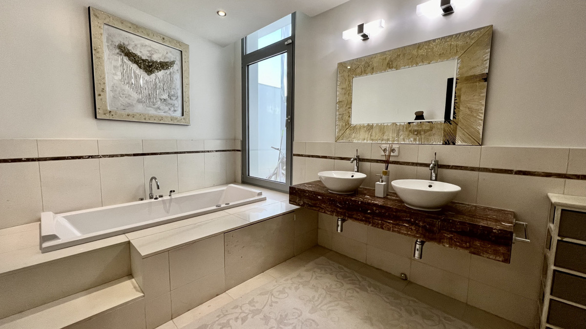 Property main view 38