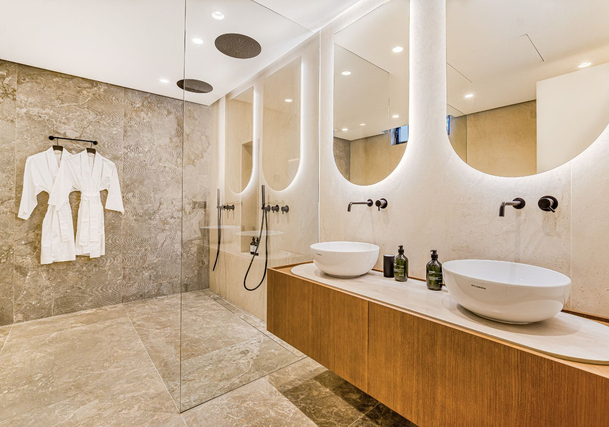 Huis te koop in The Golden Mile | 5 slaapkamers H4776136
