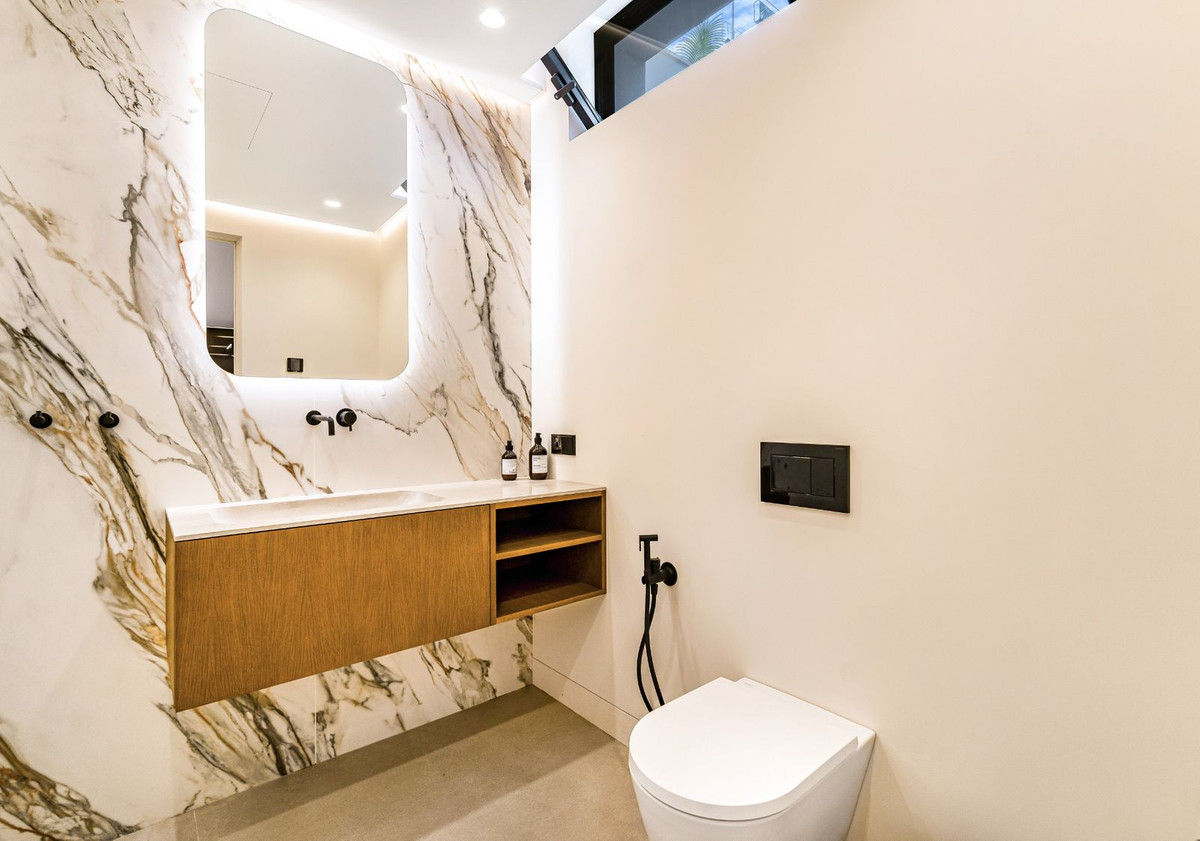 Huis te koop in The Golden Mile | 5 slaapkamers H4776136