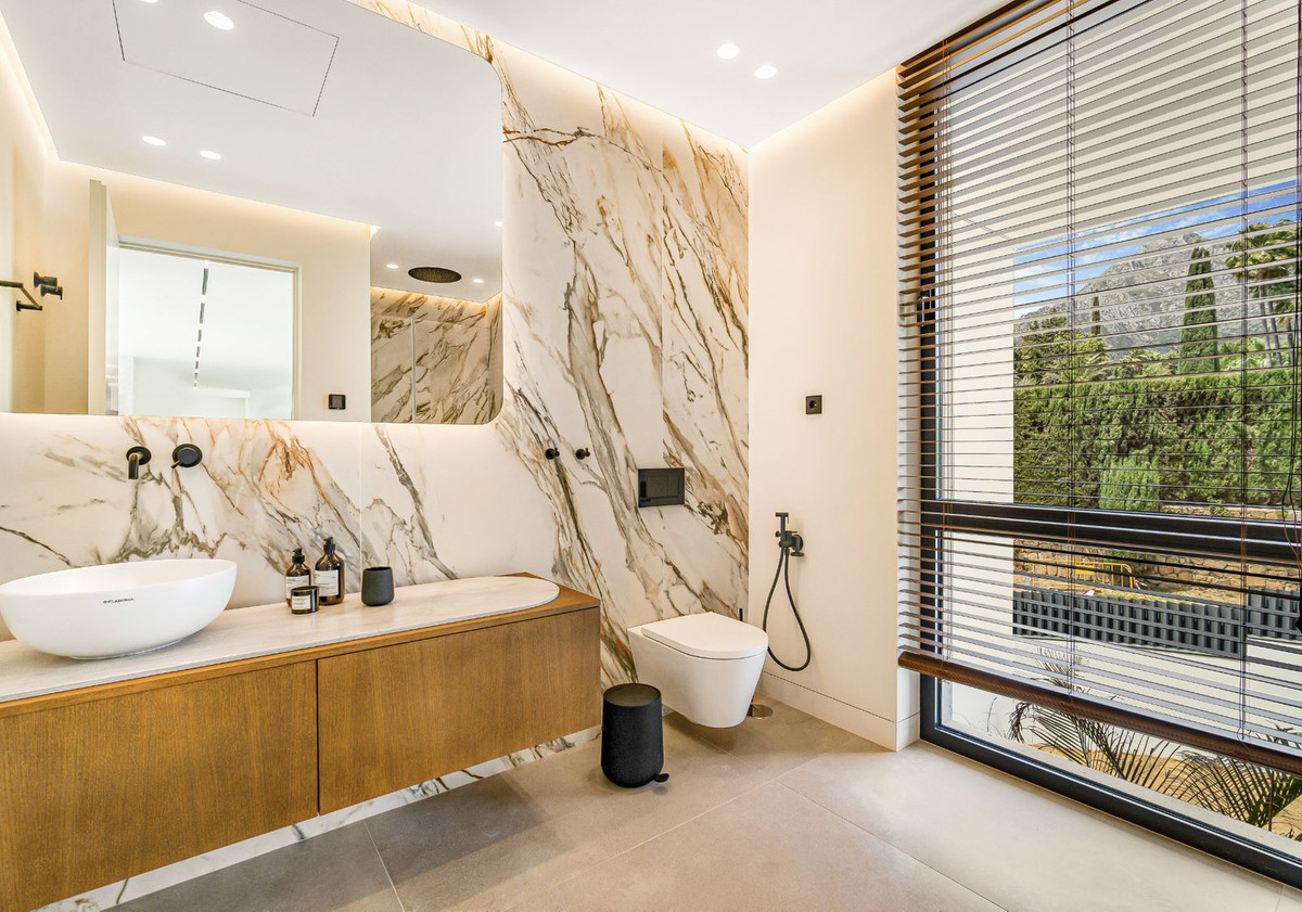Huis te koop in The Golden Mile | 5 slaapkamers H4776136