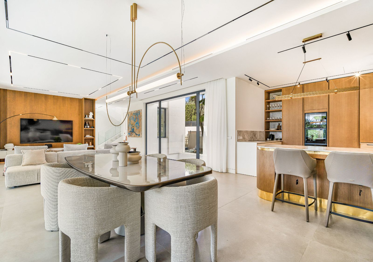 Huis te koop in The Golden Mile | 5 slaapkamers H4776136