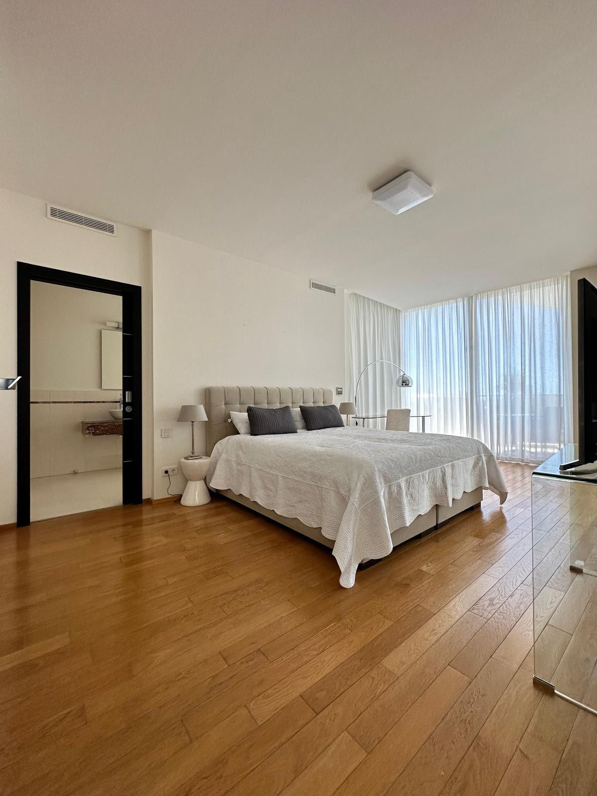 Huis te koop in The Golden Mile | 5 slaapkamers H4776994