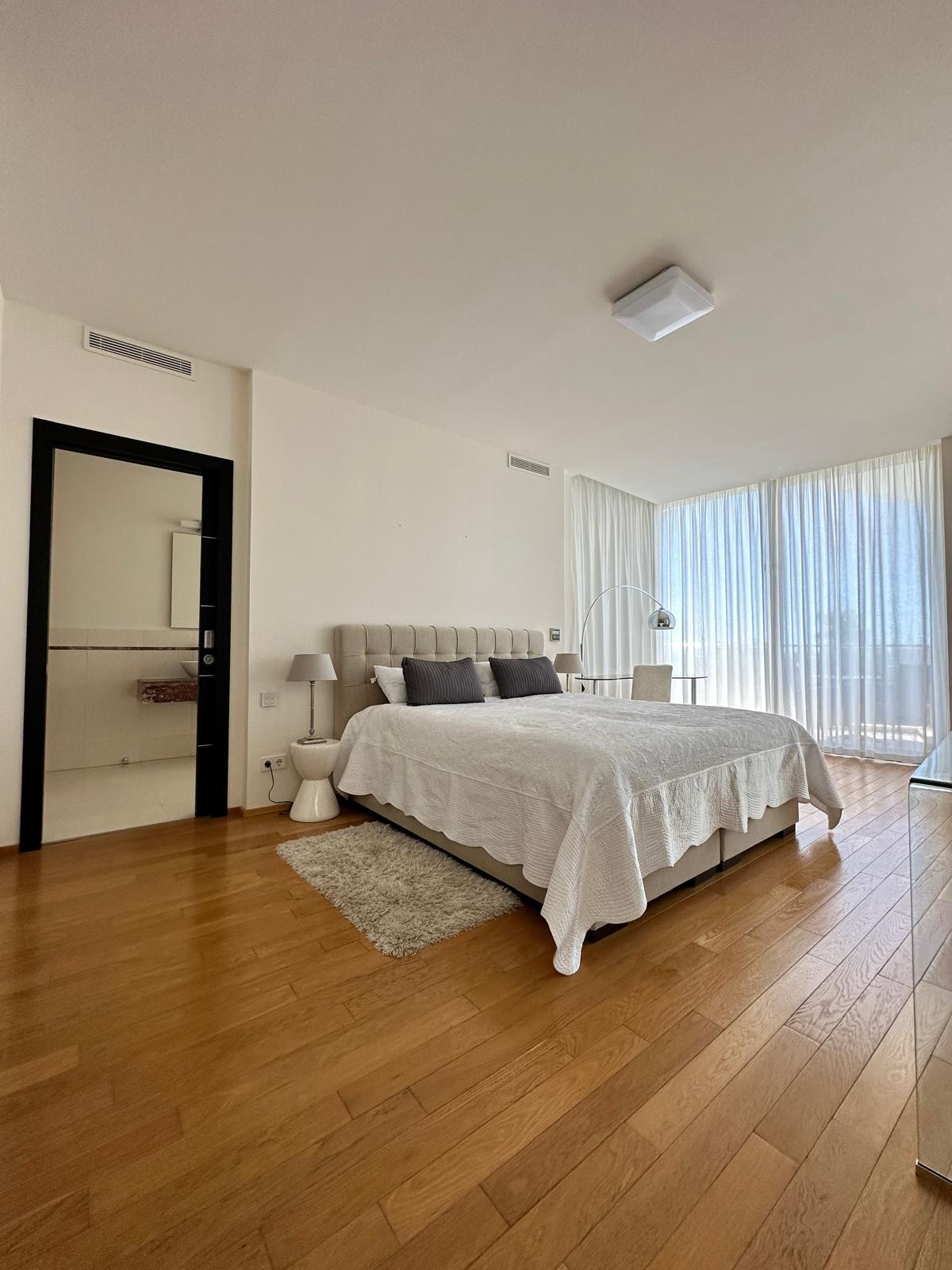 Huis te koop in The Golden Mile | 5 slaapkamers H4776994