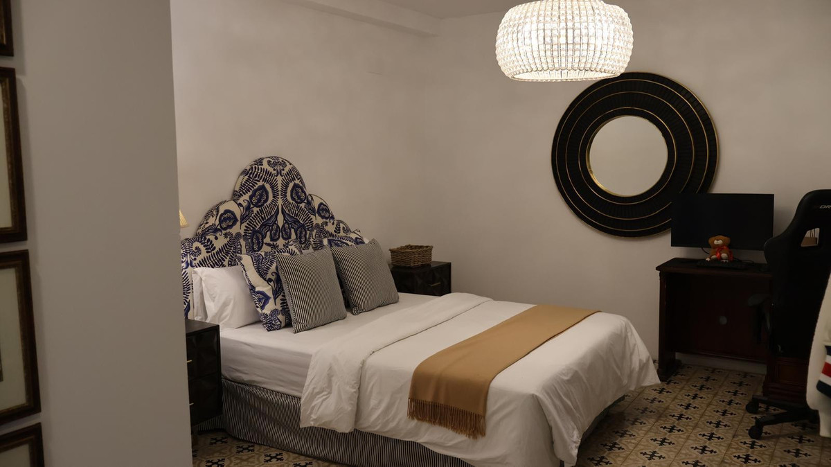 Huis te koop in The Golden Mile | 5 slaapkamers H4954588