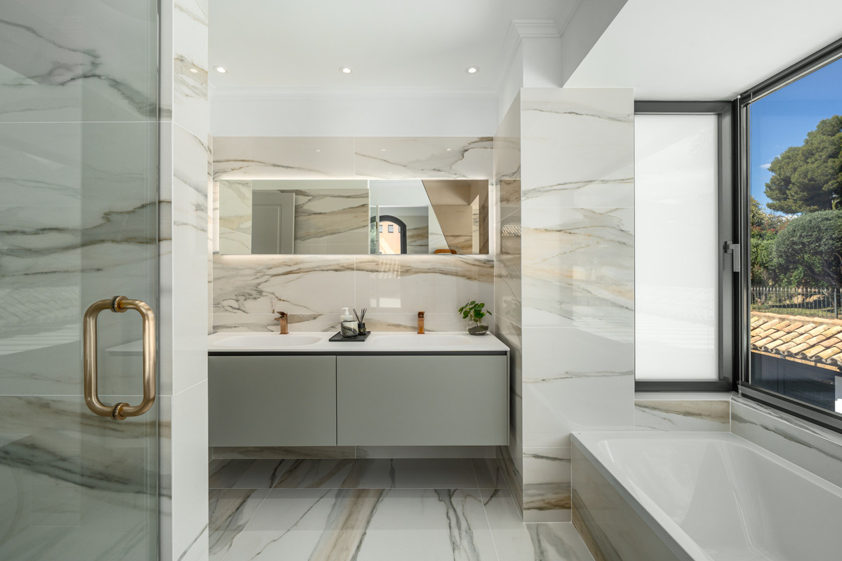 Huis te koop in The Golden Mile | 5 slaapkamers H5009974