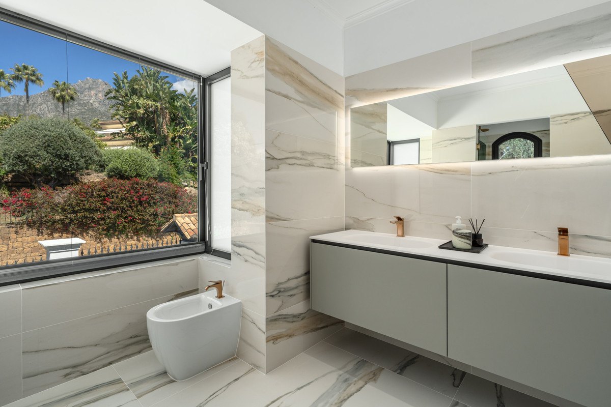 Huis te koop in The Golden Mile | 5 slaapkamers H5009974