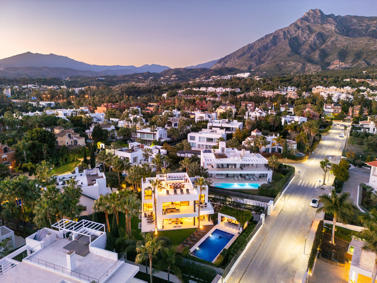 Huis te koop in The Golden Mile | 5 slaapkamers H5015686