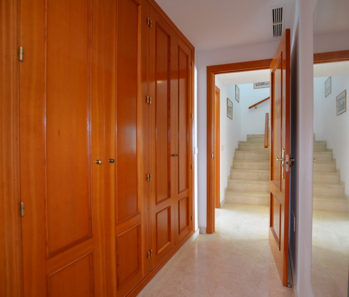 Geschakelde Woning in The Golden Mile-18