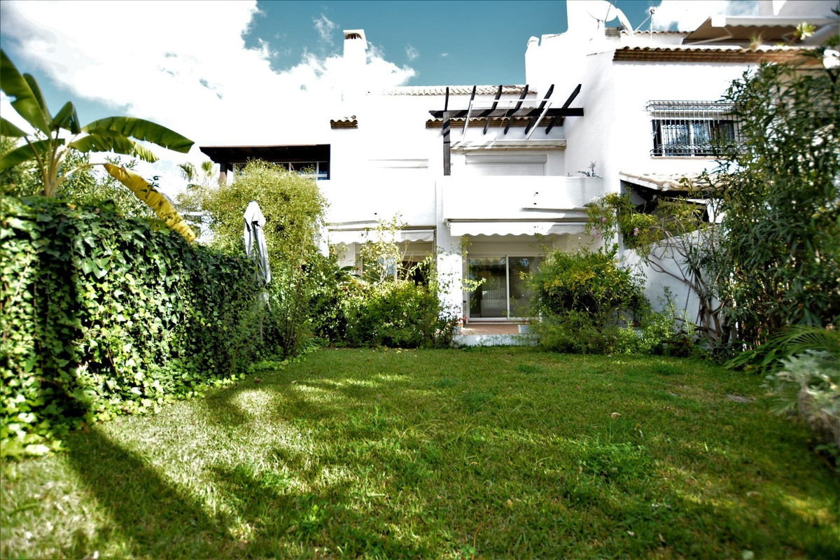 Geschakelde Woning in The Golden Mile-2