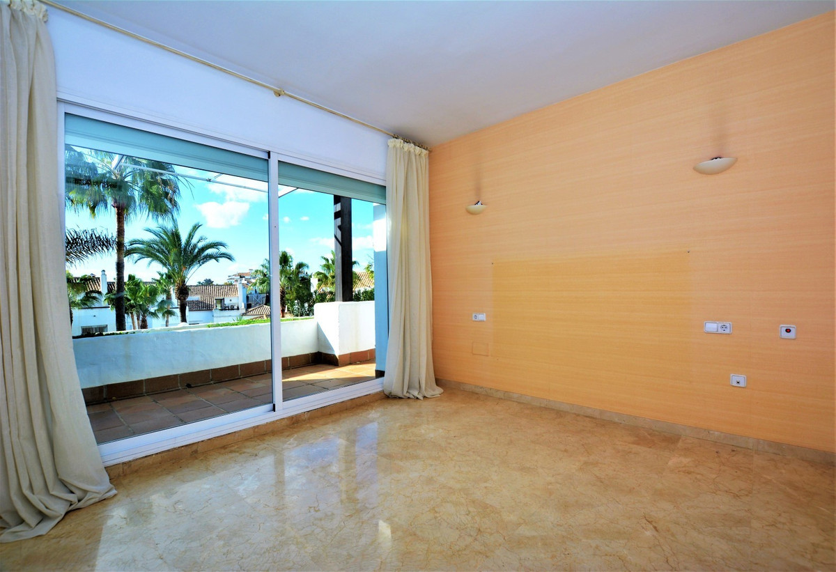 Geschakelde Woning in The Golden Mile-28