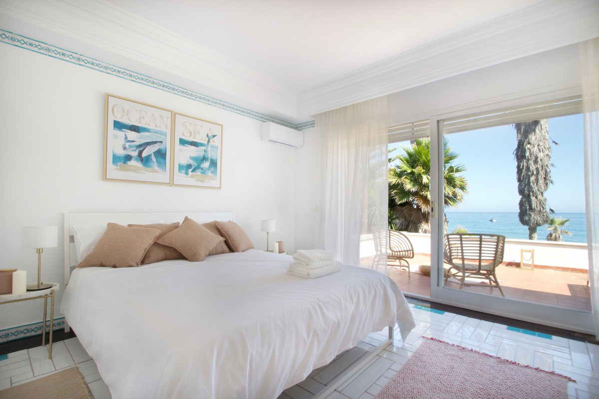 House for sale in The Golden Mile | 9 bedrooms H5065927