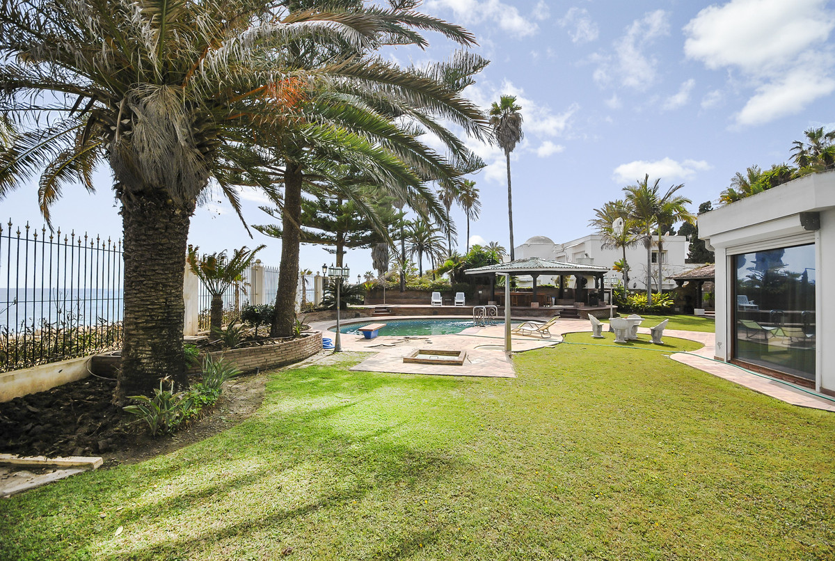 House for sale in The Golden Mile | 9 bedrooms H5065927