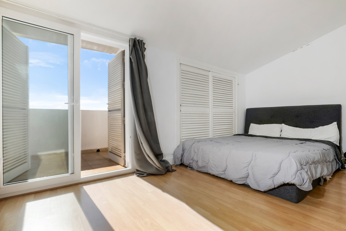 Townhouse for sale in The Golden Mile | 3 bedrooms H5105287