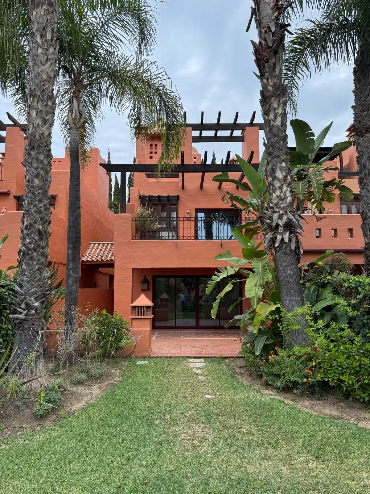 House for sale in The Golden Mile | 4 bedrooms H5111350