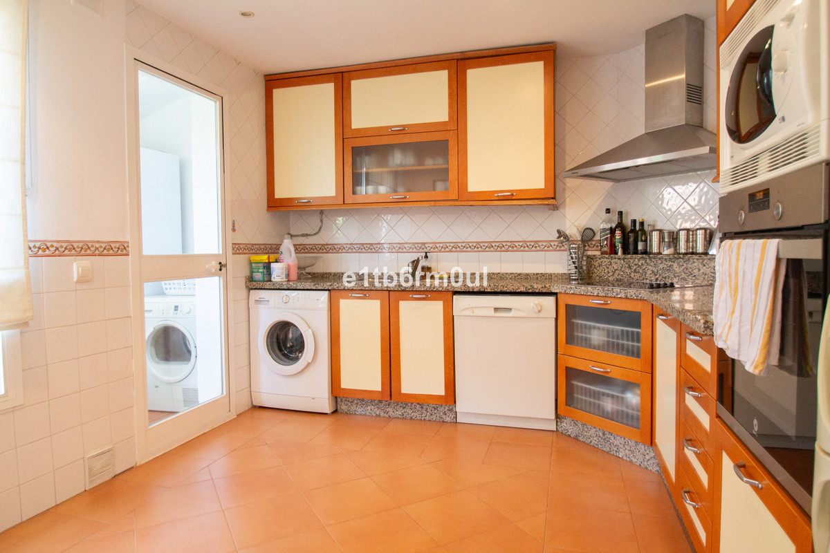 Townhouse for sale in The Golden Mile | 3 bedrooms H5111881