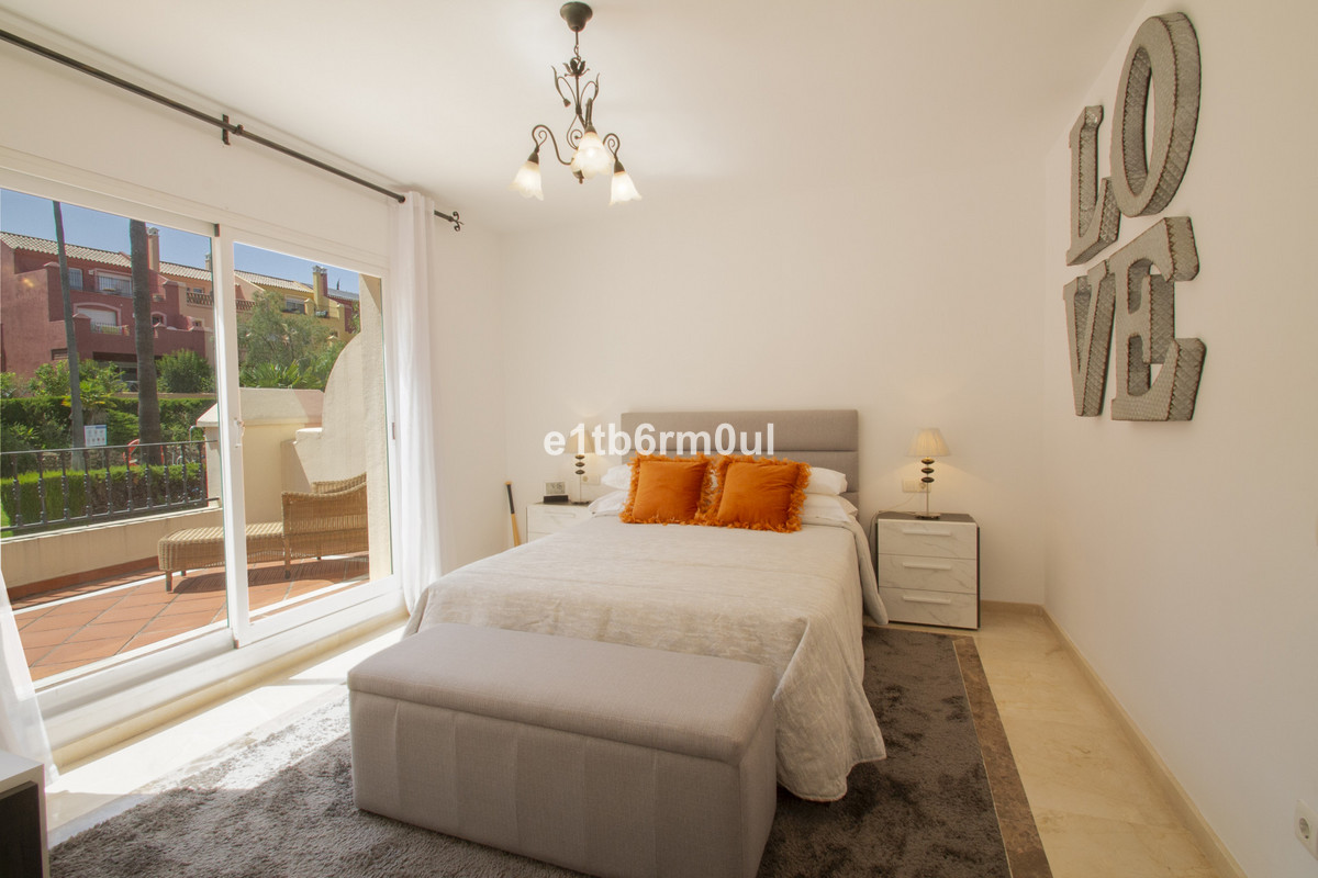 Townhouse for sale in The Golden Mile | 3 bedrooms H5111881