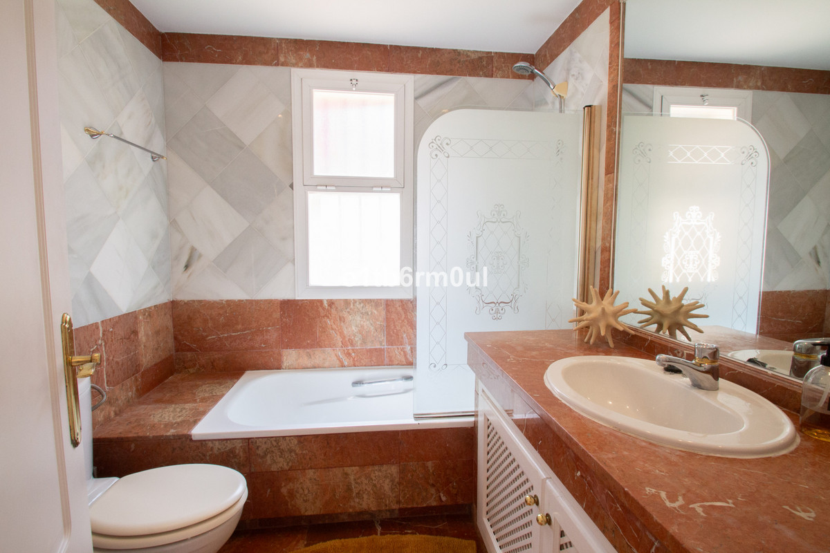Townhouse for sale in The Golden Mile | 3 bedrooms H5111881