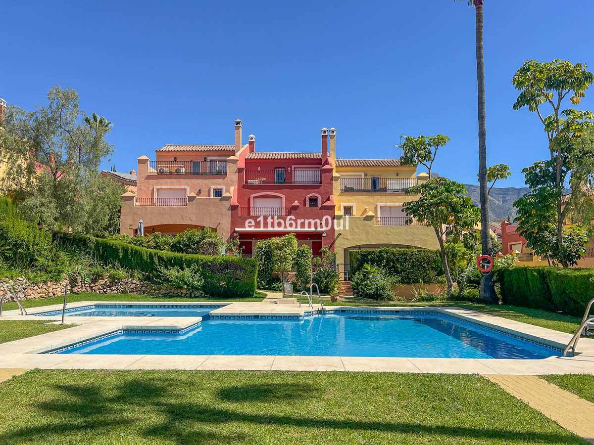 Townhouse for sale in The Golden Mile | 3 bedrooms H5111881