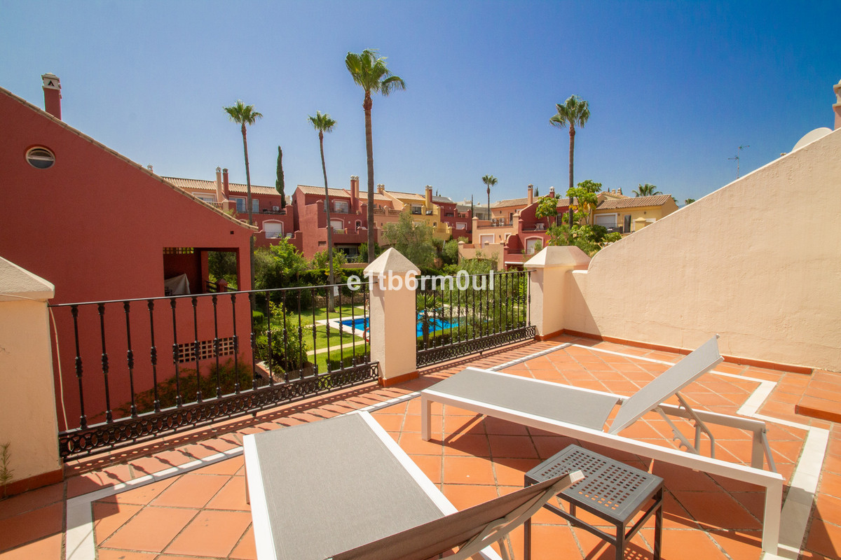 Townhouse for sale in The Golden Mile | 3 bedrooms H5111881