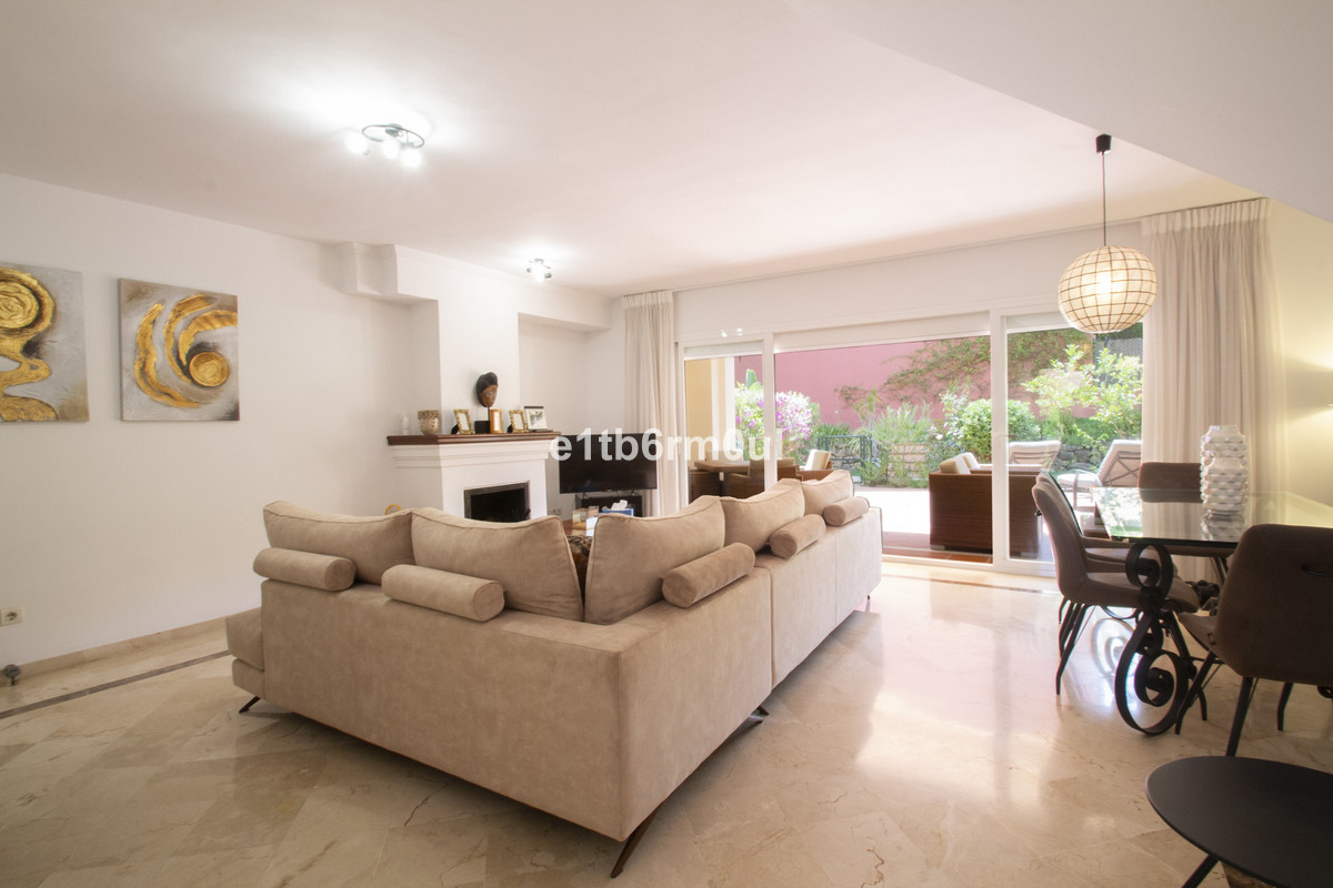 Townhouse for sale in The Golden Mile | 3 bedrooms H5111881