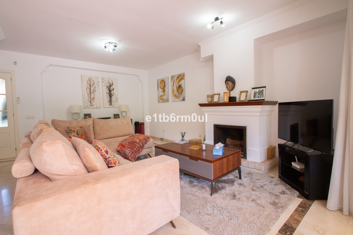 Townhouse for sale in The Golden Mile | 3 bedrooms H5111881