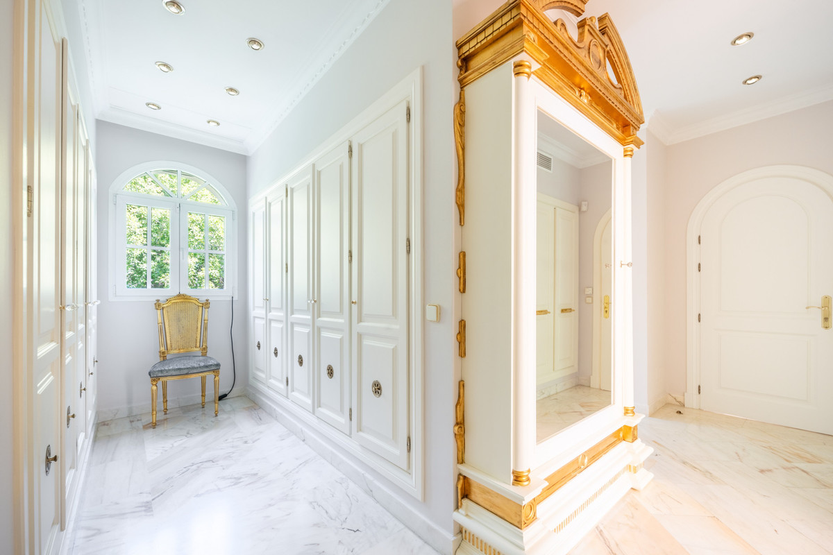 Huis te koop in The Golden Mile | 14 slaapkamers H5121091