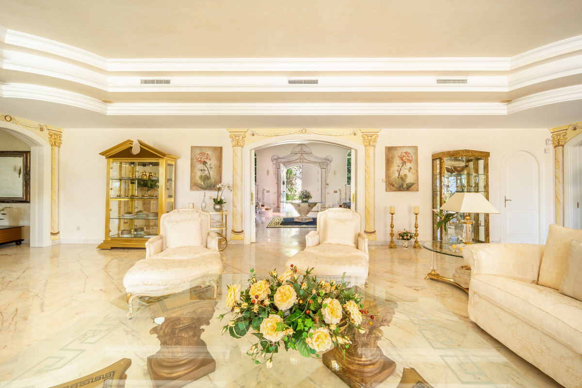 Huis te koop in The Golden Mile | 14 slaapkamers H5121091