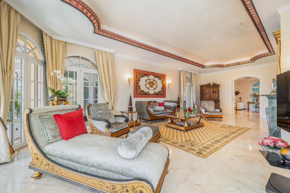 Huis te koop in The Golden Mile | 14 slaapkamers H5121091