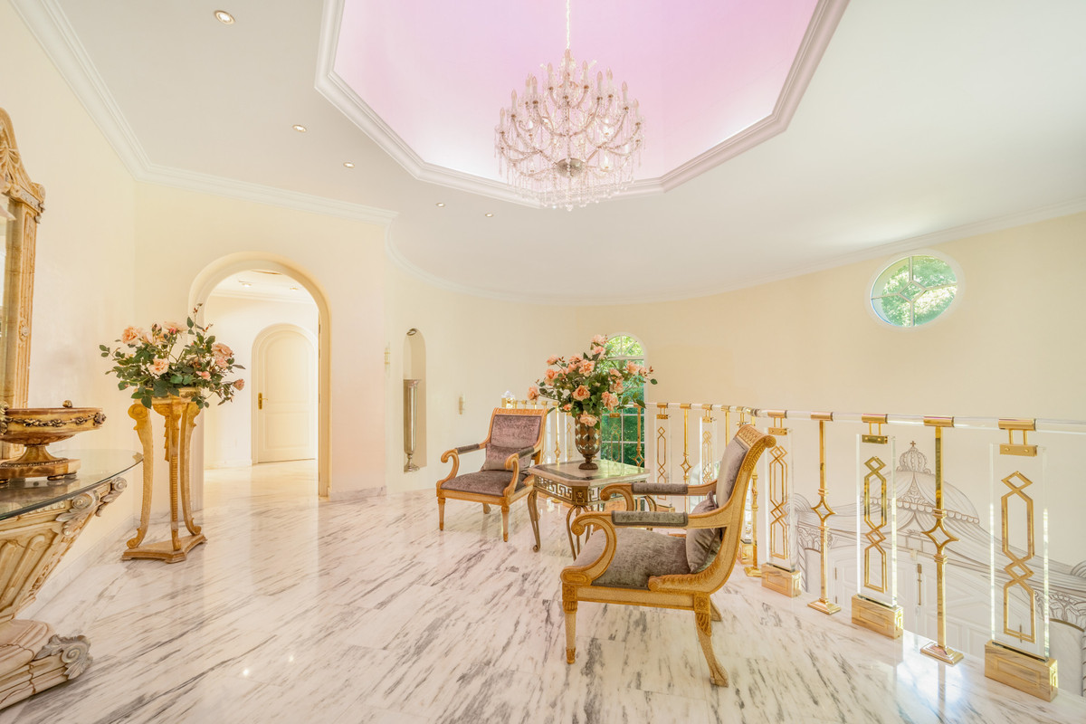 Huis te koop in The Golden Mile | 14 slaapkamers H5121091
