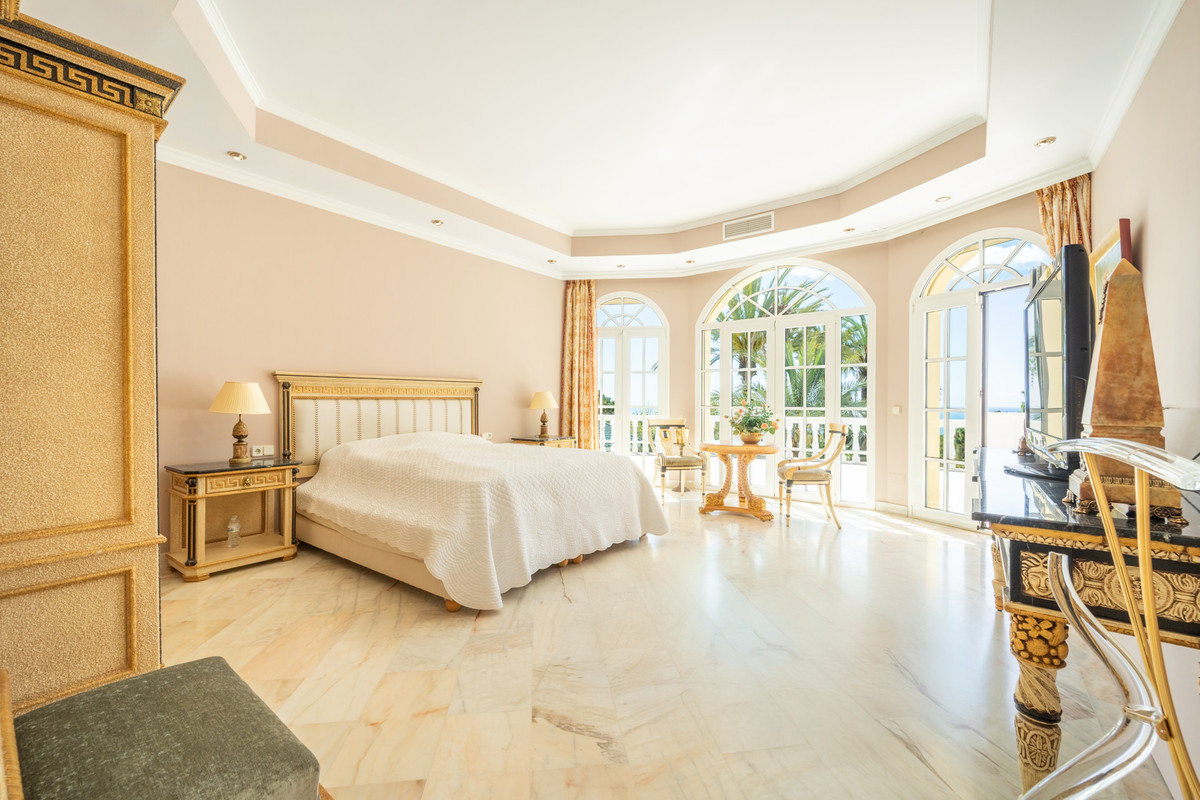 Huis te koop in The Golden Mile | 14 slaapkamers H5121091