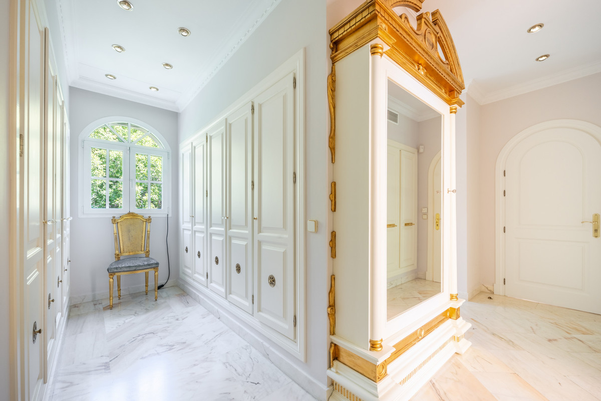 Huis te koop in The Golden Mile | 14 slaapkamers H5121091
