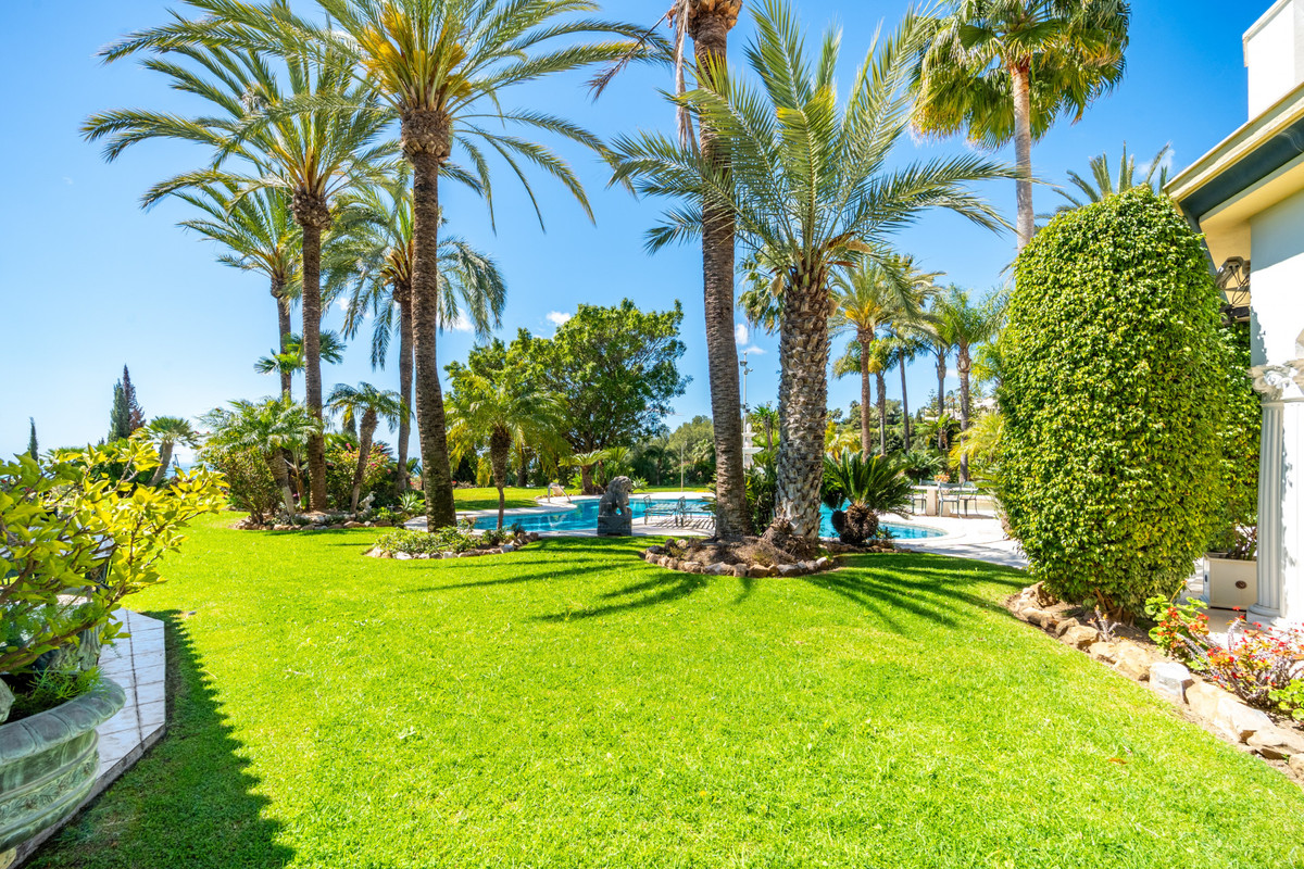 Huis te koop in The Golden Mile | 14 slaapkamers H5121091