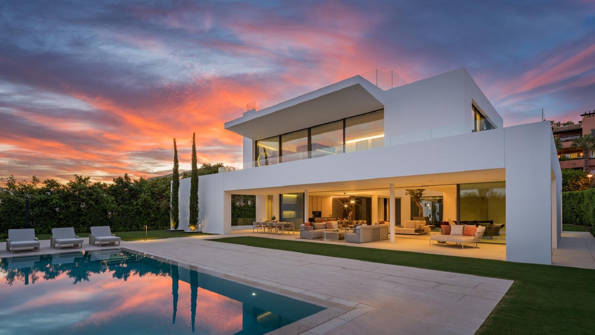 Huis te koop in The Golden Mile | 5 slaapkamers H5135956
