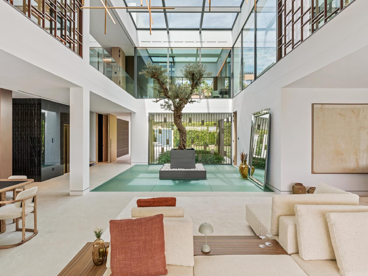 Huis te koop in The Golden Mile | 5 slaapkamers H5135956