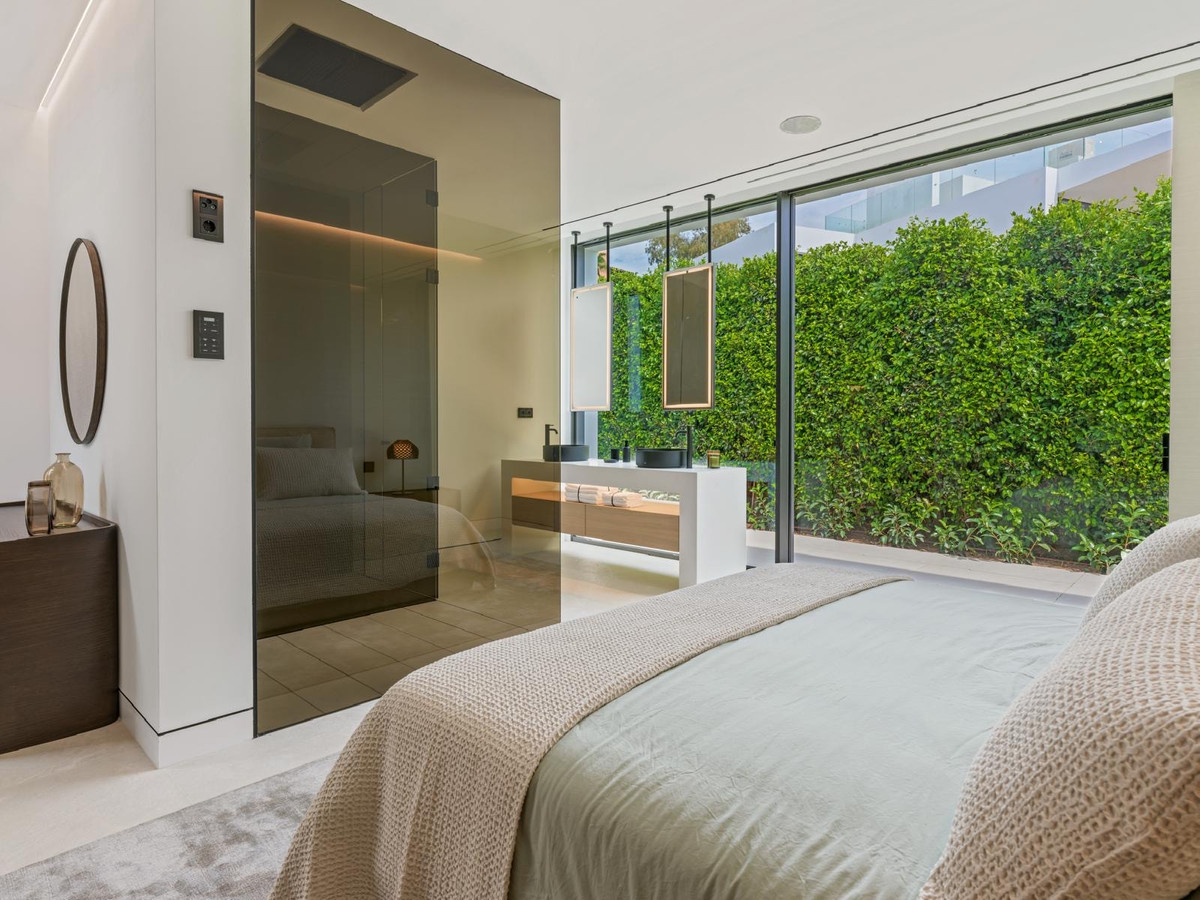Huis te koop in The Golden Mile | 5 slaapkamers H5135956