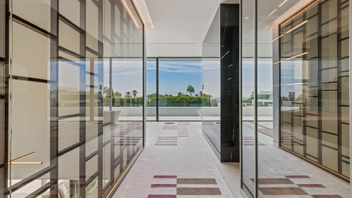 Huis te koop in The Golden Mile | 5 slaapkamers H5135956
