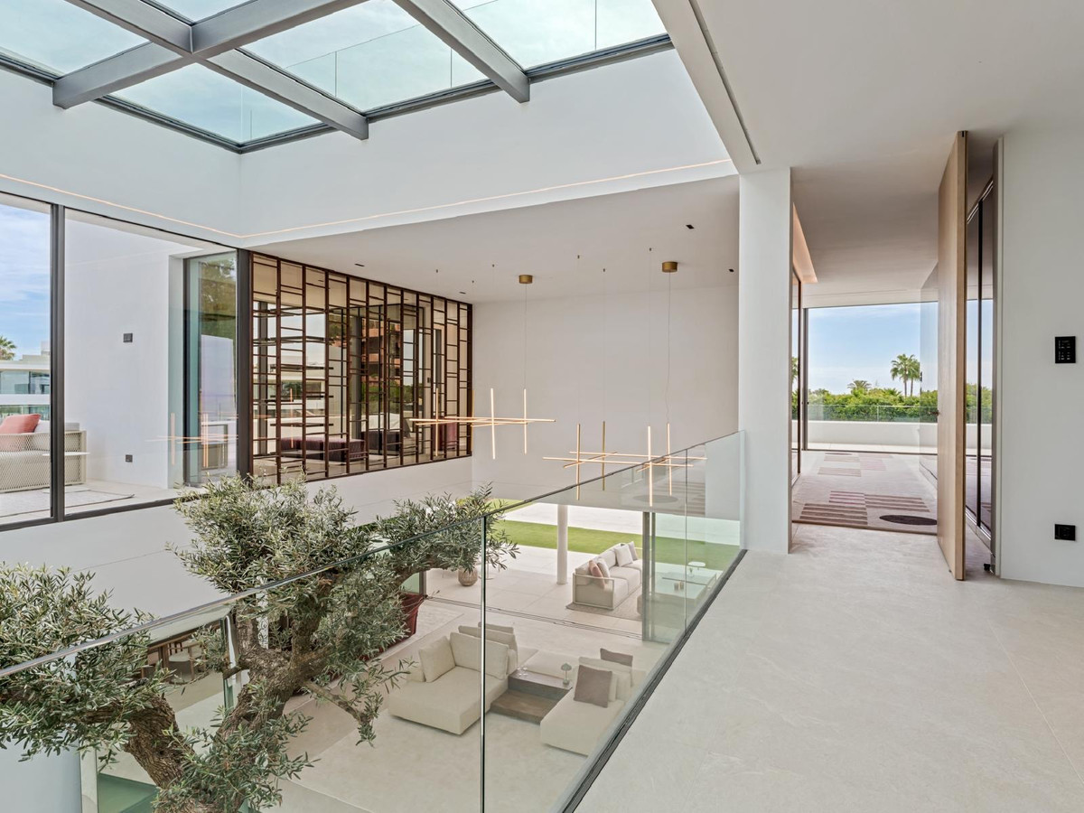 Huis te koop in The Golden Mile | 5 slaapkamers H5135956
