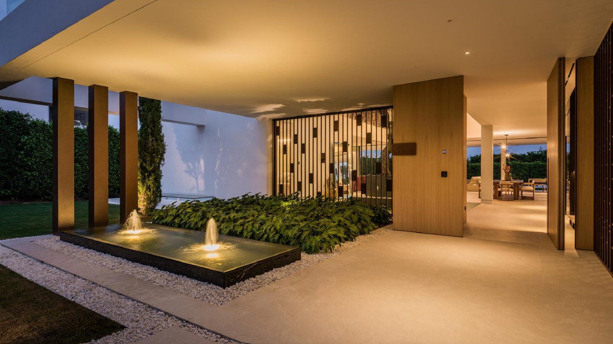 Huis te koop in The Golden Mile | 5 slaapkamers H5135956