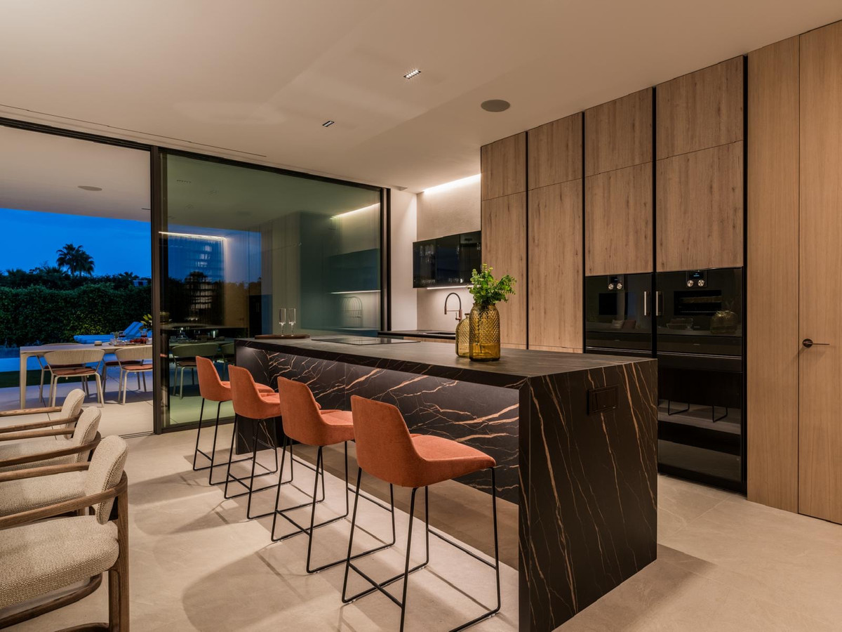 Huis te koop in The Golden Mile | 5 slaapkamers H5135956