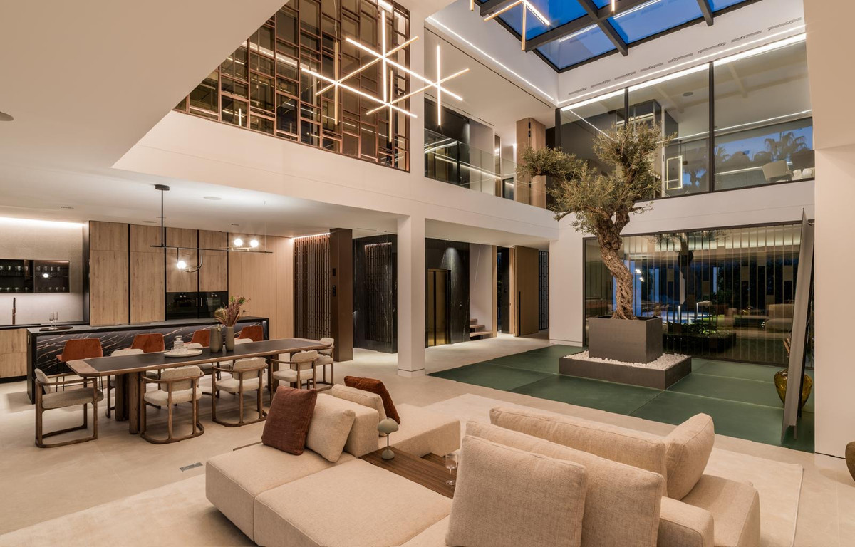 Huis te koop in The Golden Mile | 5 slaapkamers H5135956
