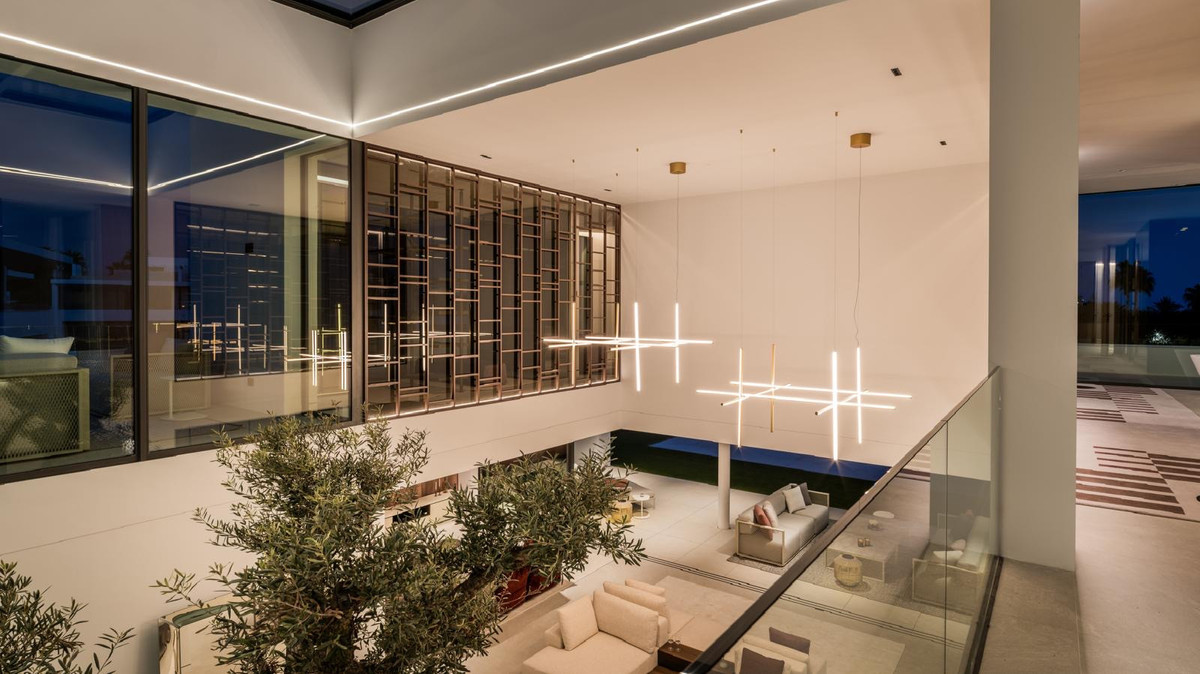 Huis te koop in The Golden Mile | 5 slaapkamers H5135956