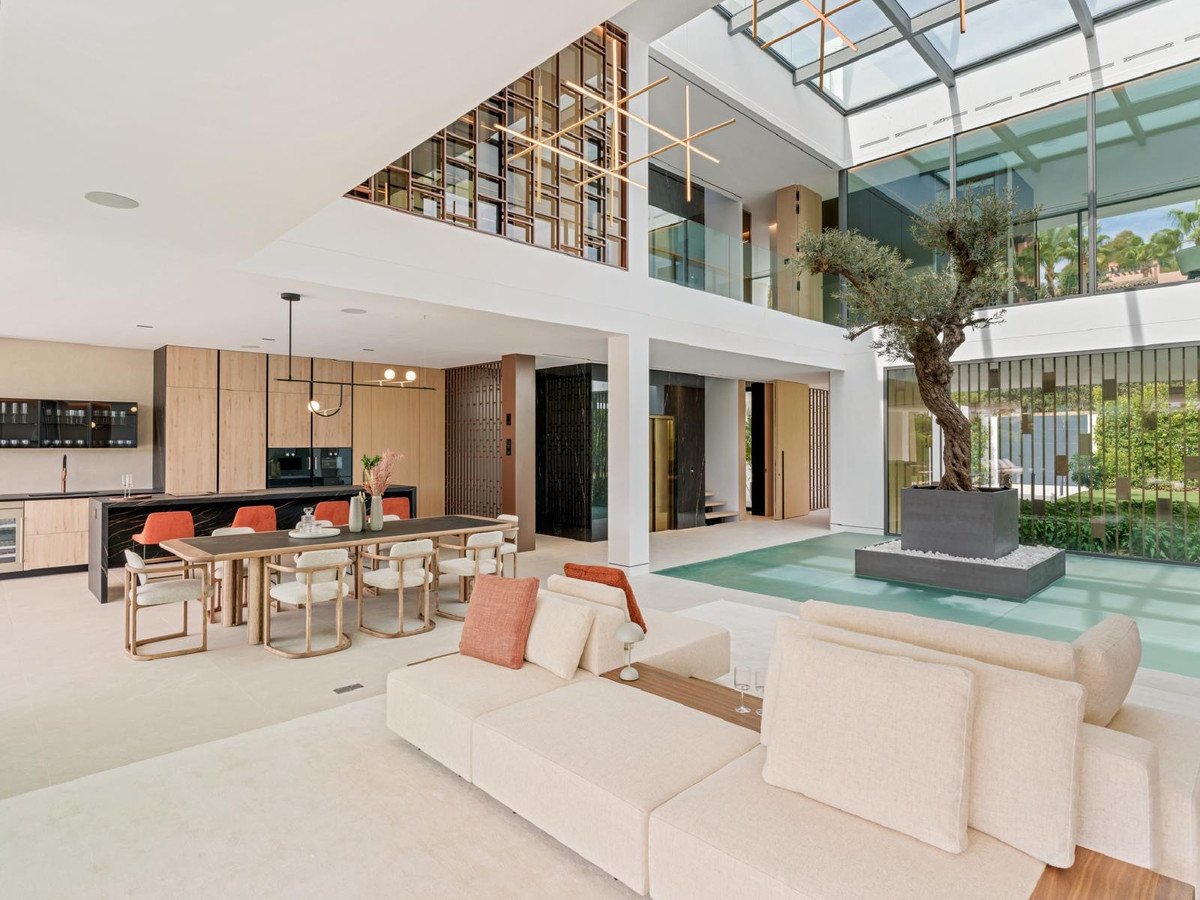 Huis te koop in The Golden Mile | 5 slaapkamers H5135956