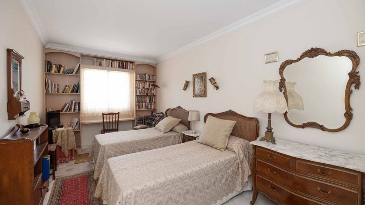 Appartement te koop in The Golden Mile | 3 slaapkamers H5141653