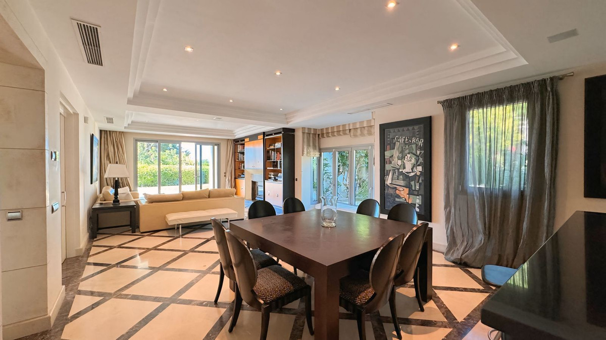 Huis te koop in The Golden Mile | 7 slaapkamers H5145121