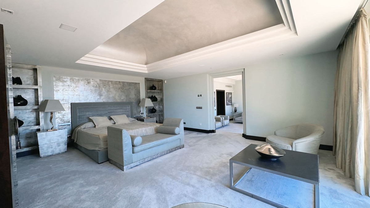 Huis te koop in The Golden Mile | 7 slaapkamers H5145121