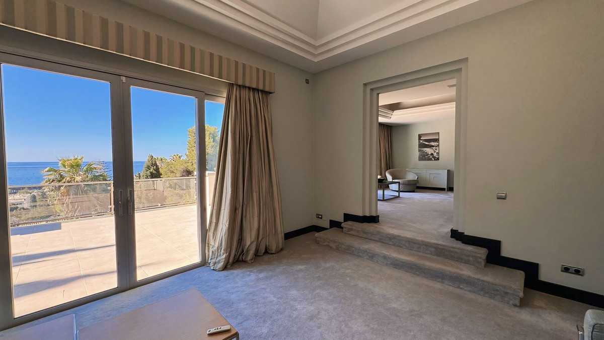 Huis te koop in The Golden Mile | 7 slaapkamers H5145121