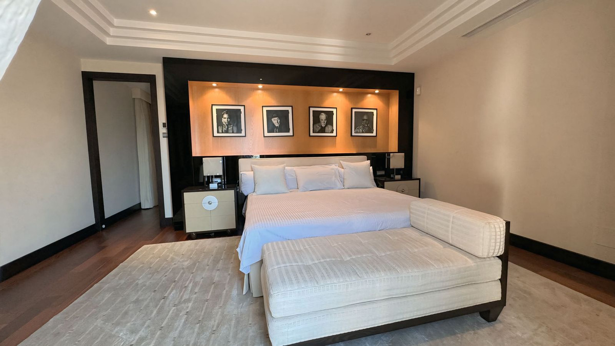 Huis te koop in The Golden Mile | 7 slaapkamers H5145121