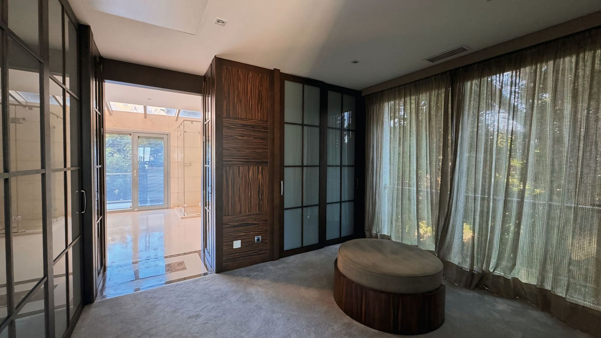 Huis te koop in The Golden Mile | 7 slaapkamers H5145121