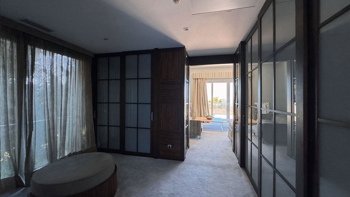 Huis te koop in The Golden Mile | 7 slaapkamers H5145121