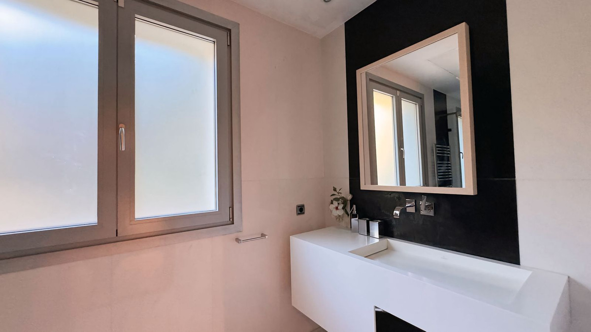 Huis te koop in The Golden Mile | 7 slaapkamers H5145121